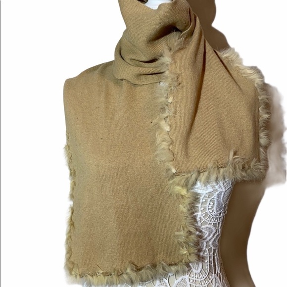 Brown Christmas scarf with real fur trim - Picture 1 of 8